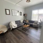 Vibrant 2 Bedroom Flat, Free Parking