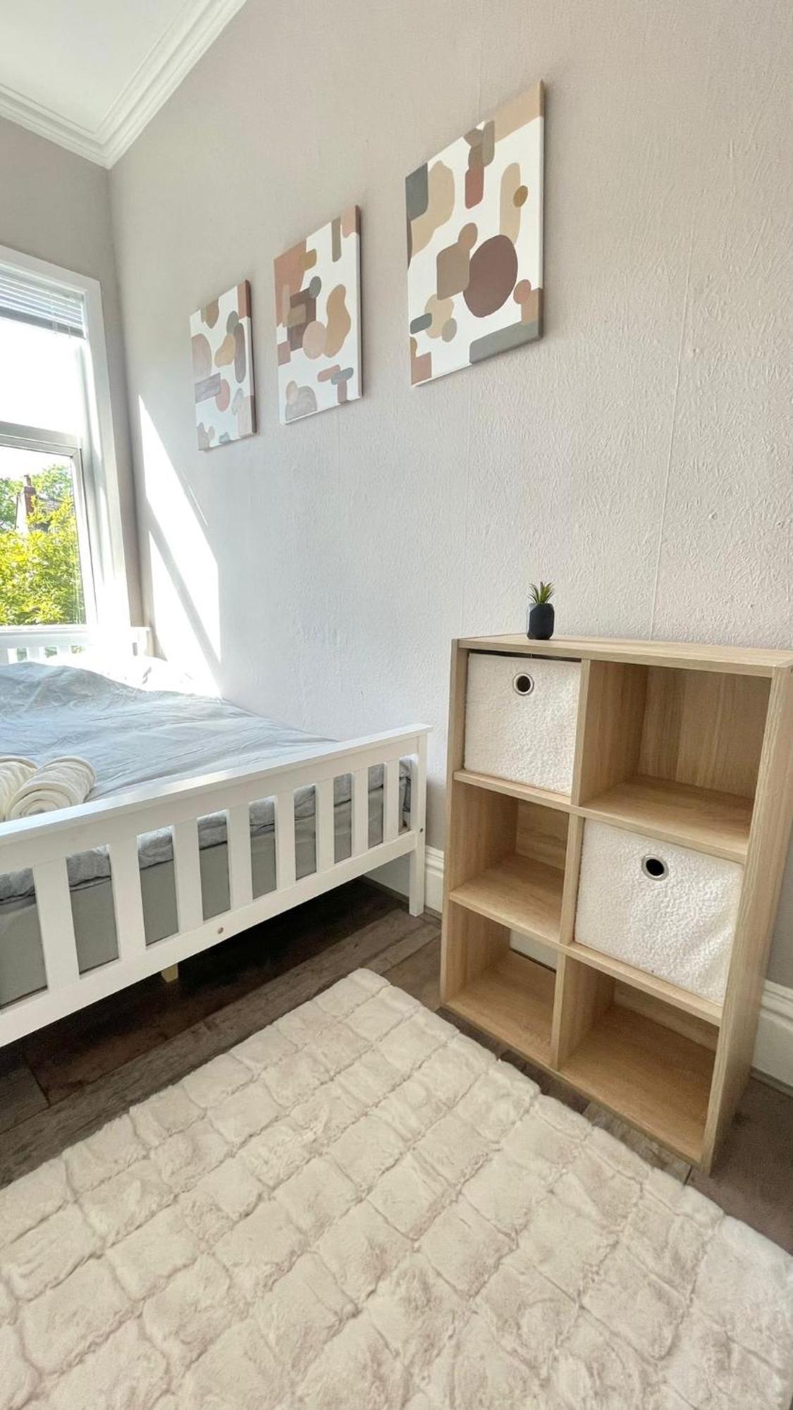 Vibrant 2 Bedroom Flat, Free Parking *